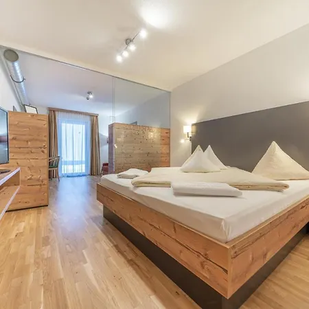 Hubertus, 3 Sterne Superior Otel Lech am Arlberg